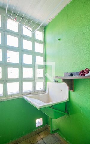 Apartamento à venda com 42m², 1 quarto e sem vaga Apartamento à venda com 42m², 1 quarto e sem vagaCozinha e Área de Serviço