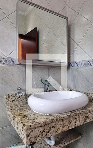 Casa à venda com 140m², 3 quartos e 3 vagasBanheiro da Suíte 1