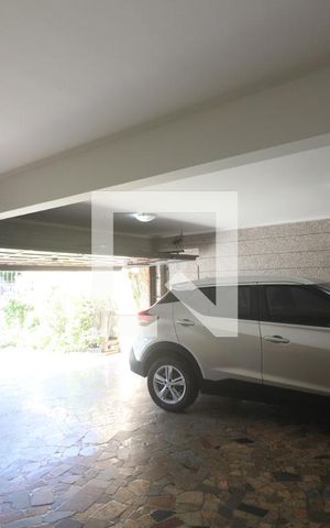 Casa à venda com 277m², 4 quartos e 5 vagasGaragem