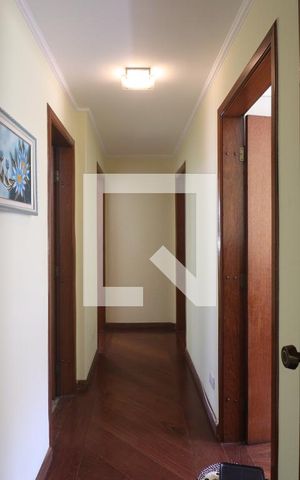 Casa à venda com 277m², 4 quartos e 5 vagasCorredor
