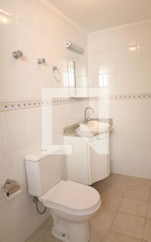 Casa à venda com 277m², 4 quartos e 5 vagasBanheiro Quarto 4 