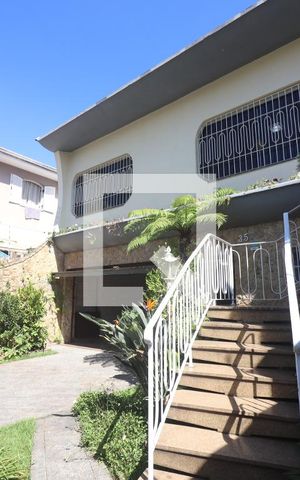 Casa à venda com 277m², 4 quartos e 5 vagasFachada
