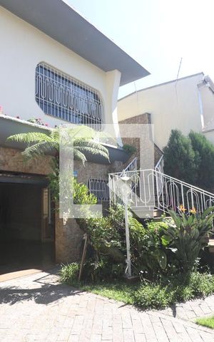 Casa à venda com 277m², 4 quartos e 5 vagasGaragem