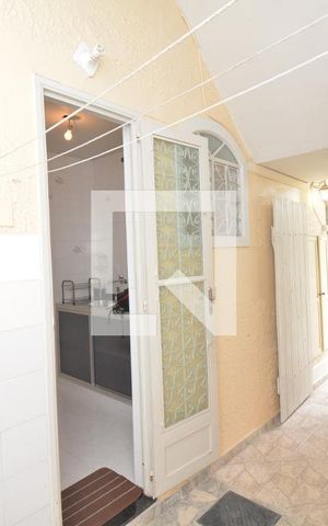 Casa à venda com 77m², 2 quartos e 1 vagaÁrea de Serviço