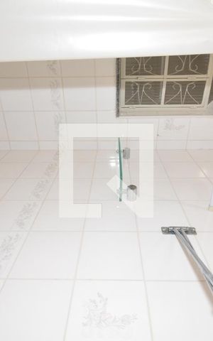 Casa à venda com 77m², 2 quartos e 1 vagaBanheiro