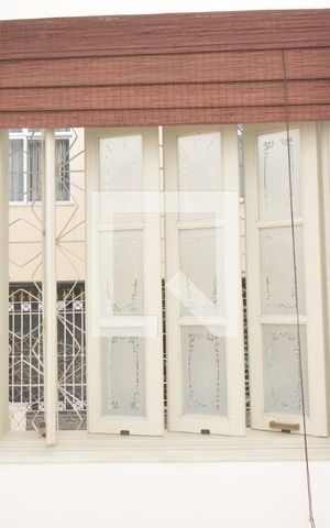 Casa à venda com 77m², 2 quartos e 1 vagaSala