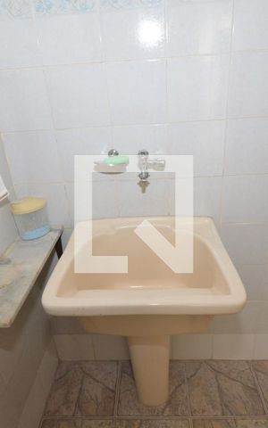 Casa à venda com 77m², 2 quartos e 1 vagaÁrea de Serviço