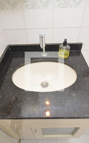 Casa à venda com 77m², 2 quartos e 1 vagaBanheiro
