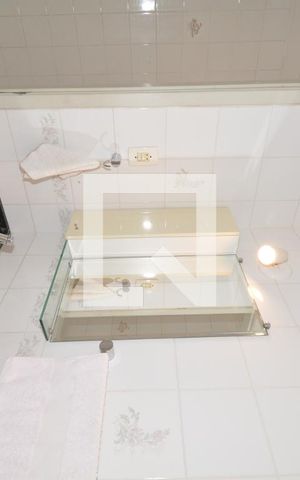 Casa à venda com 77m², 2 quartos e 1 vagaBanheiro