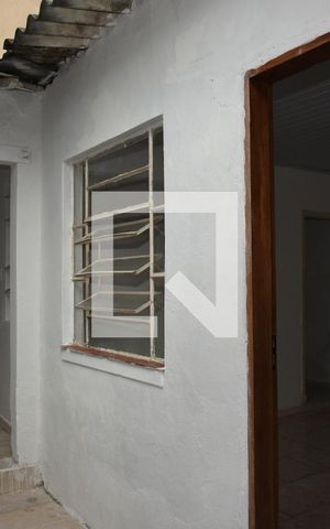 Casa para alugar com 35m², 1 quarto e sem vagaQuintal