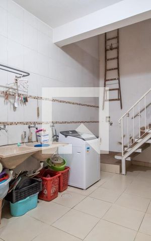Casa para alugar com 180m², 3 quartos e 6 vagas Casa para alugar com 180m², 3 quartos e 6 vagasÁrea de Serviço