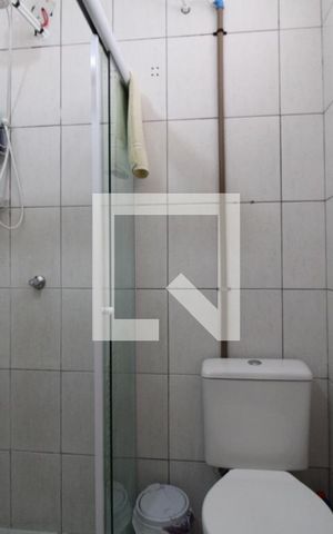 Casa à venda com 220m², 5 quartos e sem vagaCasa 3 - Banheiro da suíte 