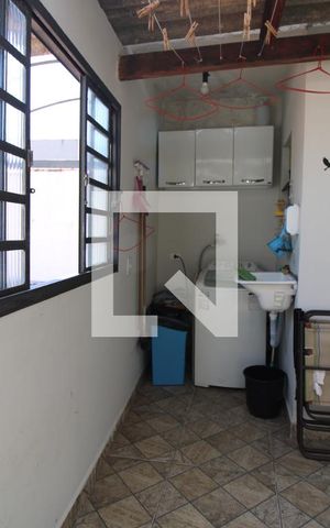 Casa à venda com 220m², 5 quartos e sem vagaCasa 1 - Detalhe área de serviço 