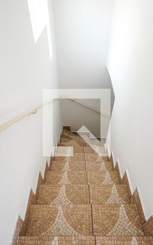 Casa de condomínio à venda com 80m², 2 quartos e sem vagaEscada