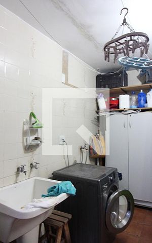 Casa à venda com 270m², 3 quartos e 4 vagasLavanderia