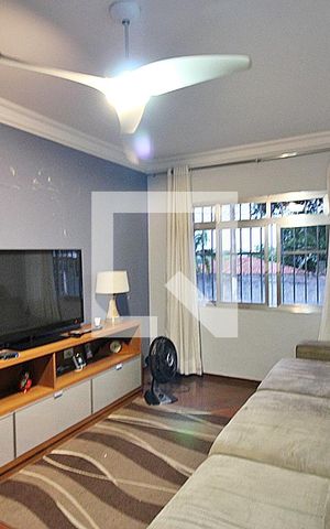 Casa à venda com 270m², 3 quartos e 4 vagasSala 