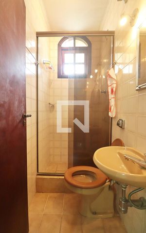 Casa à venda com 520m², 4 quartos e sem vagaBanheiro do Cômodo Extra superior