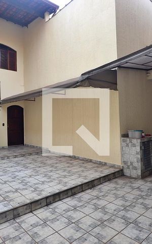 Casa à venda com 520m², 4 quartos e sem vaga Quintal fundo