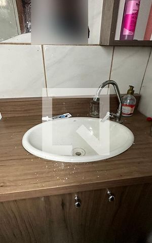 Casa à venda com 90m², 2 quartos e 2 vagasPia do Banheiro