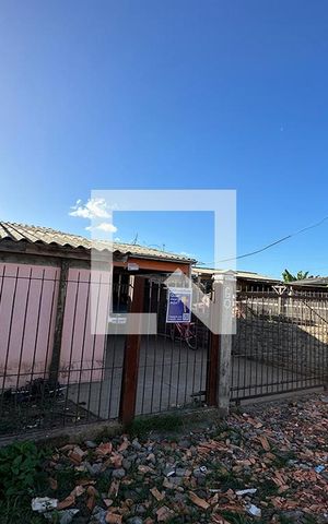 Casa à venda com 90m², 2 quartos e 2 vagasFachada