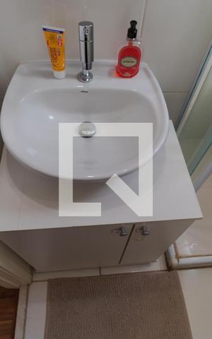 Apartamento para alugar com 49m², 2 quartos e 1 vaga Apartamento para alugar com 49m², 2 quartos e 1 vagaBanheiro