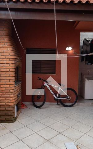 Casa à venda com 199m², 3 quartos e 2 vagas Casa à venda com 199m², 3 quartos e 2 vagasÁrea de Serviço e Churrasqueira