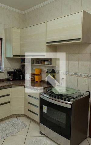 Casa à venda com 199m², 3 quartos e 2 vagas Casa à venda com 199m², 3 quartos e 2 vagasCozinha