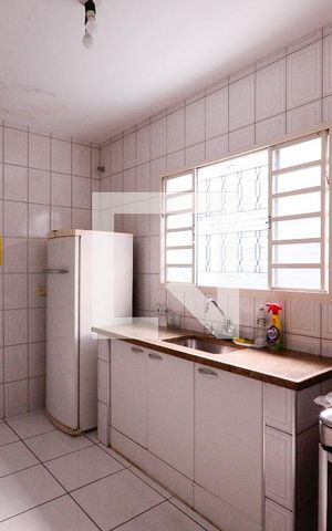 Casa à venda com 85m², 2 quartos e 6 vagas Casa à venda com 85m², 2 quartos e 6 vagasCozinha