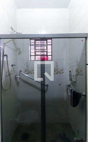 Casa à venda com 200m², 4 quartos e 2 vagas Casa à venda com 200m², 4 quartos e 2 vagasBanheiro da Suíte 2