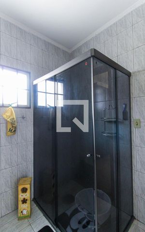Casa à venda com 200m², 4 quartos e 2 vagas Casa à venda com 200m², 4 quartos e 2 vagasBanheiro da Suíte 2