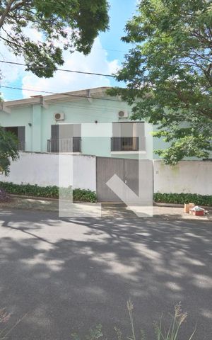 Casa à venda com 578m², 7 quartos e 8 vagas Casa à venda com 578m², 7 quartos e 8 vagasFachada - Lateral