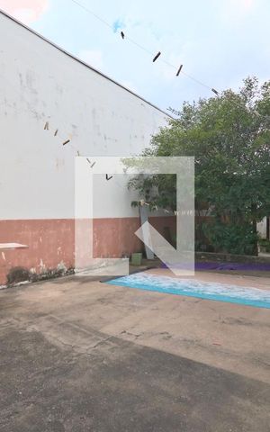 Casa à venda com 578m², 7 quartos e 8 vagas Casa à venda com 578m², 7 quartos e 8 vagasQuintal