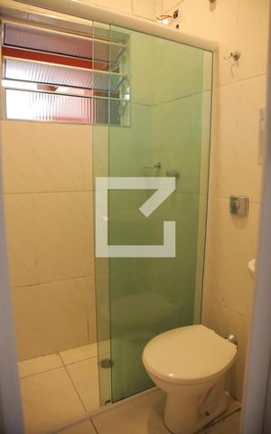 Casa à venda com 250m², 2 quartos e 4 vagasCasa 2 - Banheiro