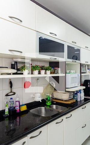 Apartamento à venda com 70m², 2 quartos e sem vaga Apartamento à venda com 70m², 2 quartos e sem vagaCozinha
