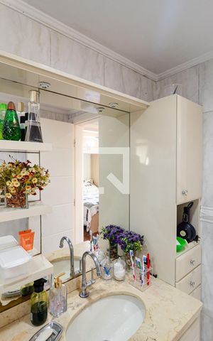 Apartamento à venda com 70m², 2 quartos e sem vaga Apartamento à venda com 70m², 2 quartos e sem vagaBanheiro Social