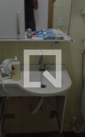 Apartamento para alugar com 80m², 2 quartos e 2 vagasBanheiro 