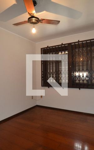 Casa à venda com 358m², 4 quartos e 4 vagasSuite 1