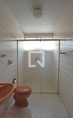 Casa à venda com 358m², 4 quartos e 4 vagasBanheiro da Suíte 1