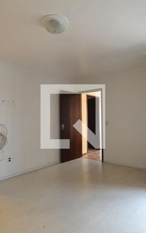 Casa à venda com 358m², 4 quartos e 4 vagasSuíte 2