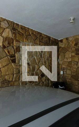 Casa à venda com 110m², 2 quartos e 10 vagas Casa à venda com 110m², 2 quartos e 10 vagasGaragem