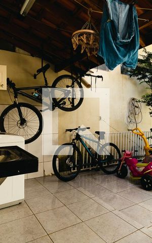 Casa à venda com 280m², 5 quartos e 6 vagasÁrea de Serviço