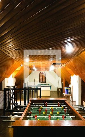 Casa à venda com 280m², 5 quartos e 6 vagasSala de Jogos