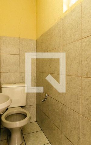 Casa à venda com 280m², 5 quartos e 6 vagasBanheiro de serviço