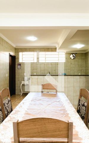 Casa à venda com 280m², 5 quartos e 6 vagasCopa
