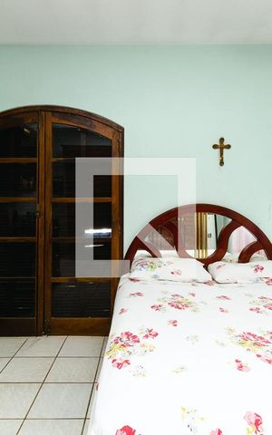 Casa à venda com 280m², 5 quartos e 6 vagasQuarto Suíte