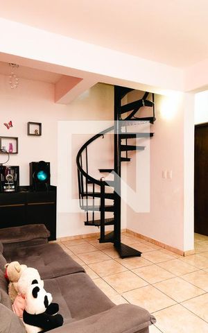 Casa à venda com 280m², 5 quartos e 6 vagasSala