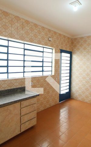 Casa à venda com 240m², 4 quartos e 6 vagasCozinha