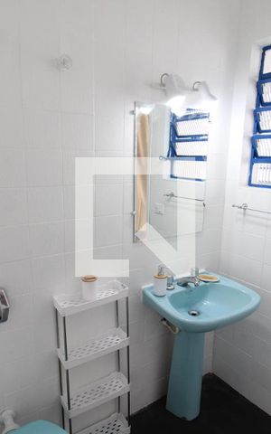 Casa à venda com 240m², 4 quartos e 6 vagasCasa 2 - Banheiro