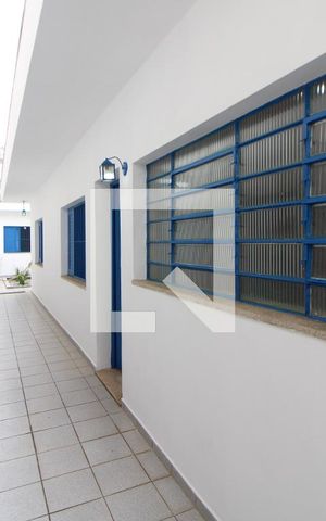 Casa à venda com 240m², 4 quartos e 6 vagasCorredor
