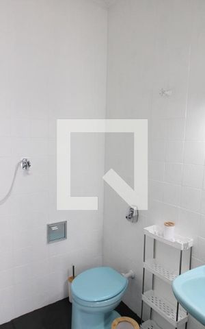 Casa à venda com 240m², 4 quartos e 6 vagasCasa 2 - Banheiro